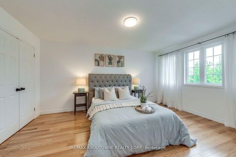 Photo 22 at 2246 Fairbairn Court, WT West Oak Trails, Oakville