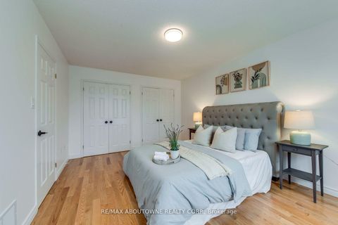 Photo 24 at 2246 Fairbairn Court, WT West Oak Trails, Oakville