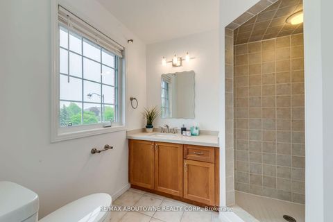 Photo 25 at 2246 Fairbairn Court, WT West Oak Trails, Oakville
