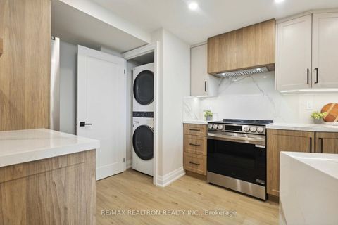 Photo 13 at 1604 - 7250 Yonge Street, Yorkhill, Vaughan