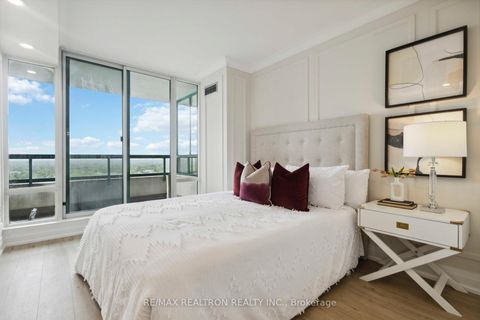 Photo 16 at 1604 - 7250 Yonge Street, Yorkhill, Vaughan