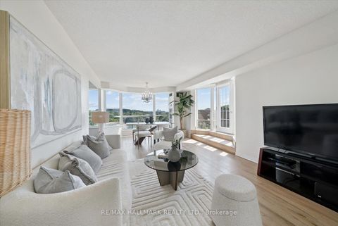 Photo 3 at 704 - 175 Cedar Avenue, Harding, Richmond Hill