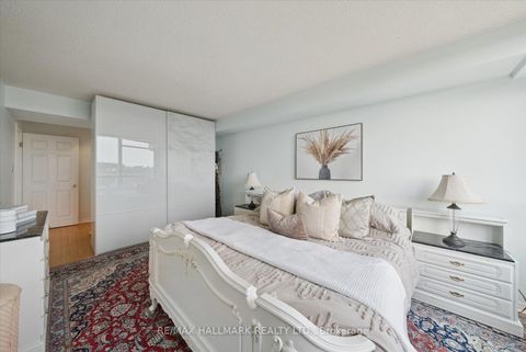 Photo 21 at 704 - 175 Cedar Avenue, Harding, Richmond Hill