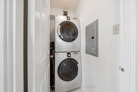 Photo 27 at 704 - 175 Cedar Avenue, Harding, Richmond Hill