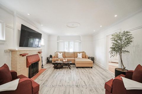 Photo 2 at 123 Colin Avenue, Eglinton, Toronto