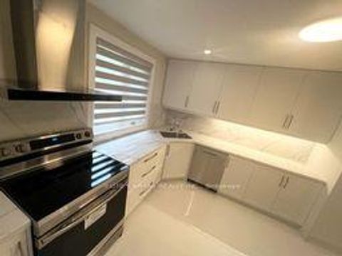 Photo 5 at 218 Chartland Boulevard S, Agincourt North, Toronto