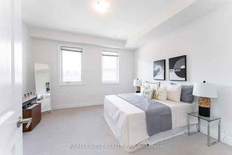 Photo 11 at 19 - 2172 Trafalgar Road, RO River Oaks, Oakville