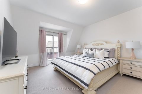 Photo 15 at 19 - 2172 Trafalgar Road, RO River Oaks, Oakville