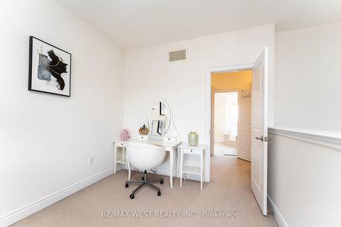 Photo 17 at 19 - 2172 Trafalgar Road, RO River Oaks, Oakville