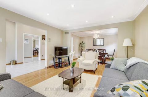 Photo 3 at 8 Kersey Crescent, North Richvale, Richmond Hill