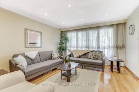 Photo 5 at 8 Kersey Crescent, North Richvale, Richmond Hill