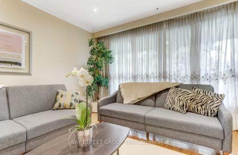 Photo 6 at 8 Kersey Crescent, North Richvale, Richmond Hill