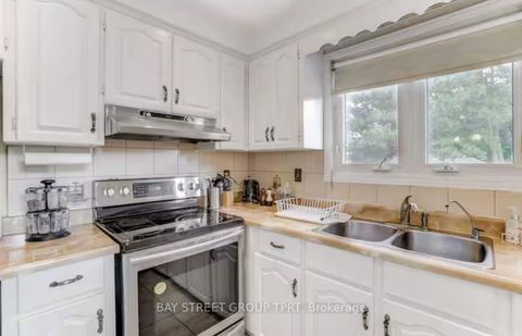 Photo 13 at 8 Kersey Crescent, North Richvale, Richmond Hill