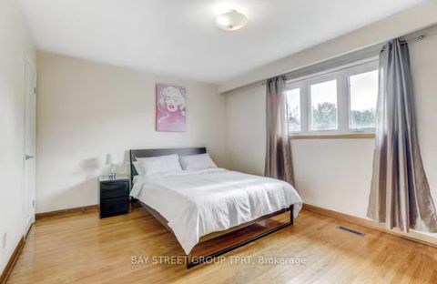 Photo 23 at 8 Kersey Crescent, North Richvale, Richmond Hill