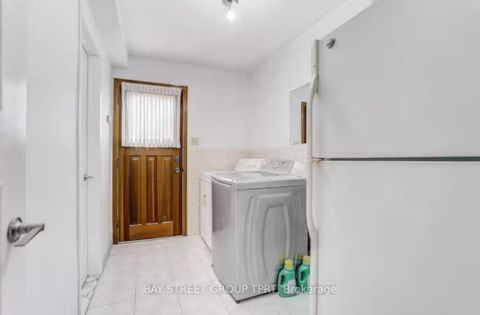 Photo 37 at 8 Kersey Crescent, North Richvale, Richmond Hill
