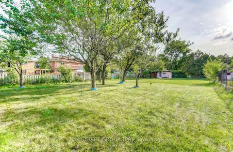 Photo 42 at 8 Kersey Crescent, North Richvale, Richmond Hill