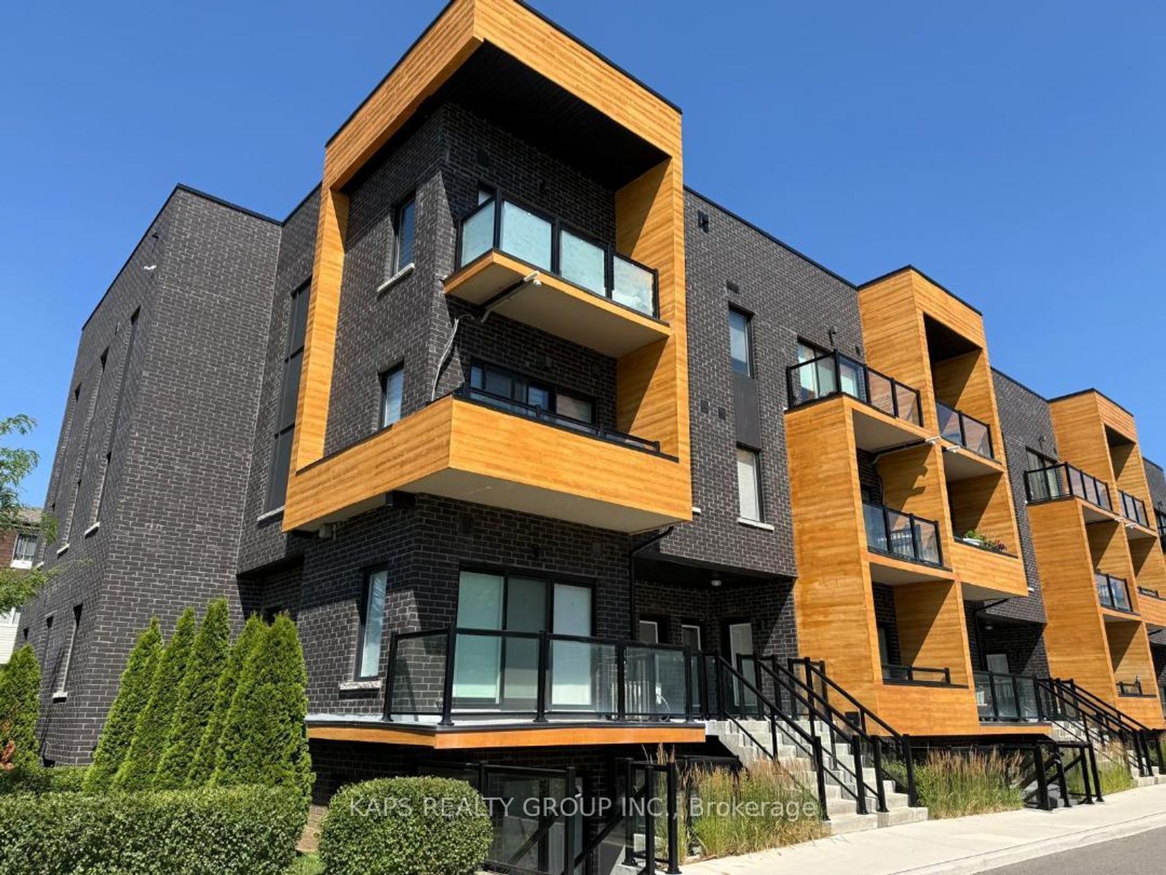 203 - 1165 Journeyman Lane N, Clarkson, Mississauga 
