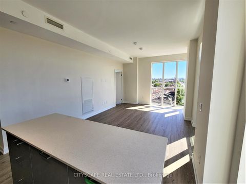 Photo 14 at 608 - 2300 St Clair Avenue W, Junction Area, Toronto