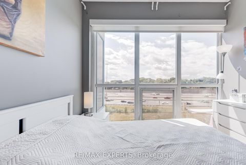 Photo 10 at 503 - 117 McMahon Drive, Bayview Village, Toronto