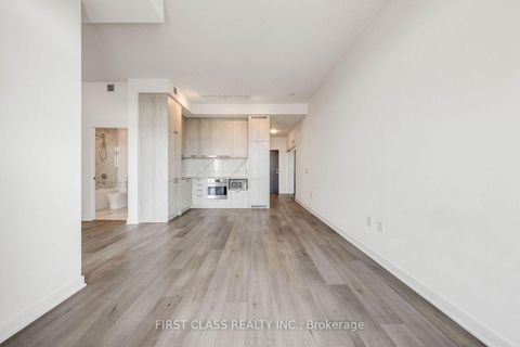 Photo 12 at 506 - 10 Honeycrisp Crescent, Vaughan Corporate Centre, Vaughan