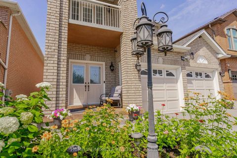 Photo 3 at 60 Forest Fountain Drive, Sonoma Heights, Vaughan