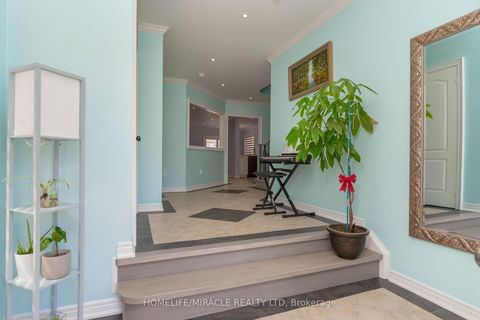 Photo 4 at 60 Forest Fountain Drive, Sonoma Heights, Vaughan