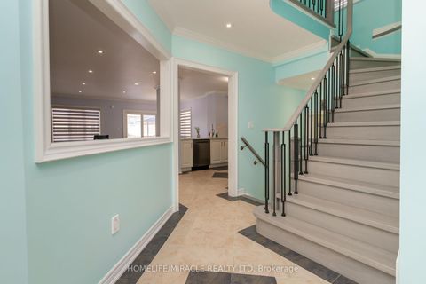Photo 6 at 60 Forest Fountain Drive, Sonoma Heights, Vaughan