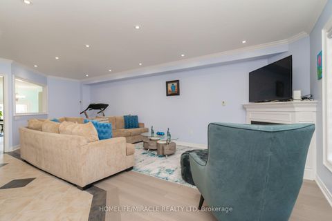 Photo 8 at 60 Forest Fountain Drive, Sonoma Heights, Vaughan