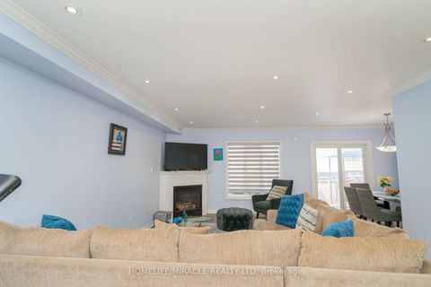 Photo 10 at 60 Forest Fountain Drive, Sonoma Heights, Vaughan