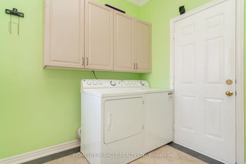 Photo 19 at 60 Forest Fountain Drive, Sonoma Heights, Vaughan
