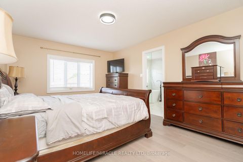 Photo 23 at 60 Forest Fountain Drive, Sonoma Heights, Vaughan