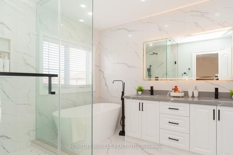 Photo 24 at 60 Forest Fountain Drive, Sonoma Heights, Vaughan