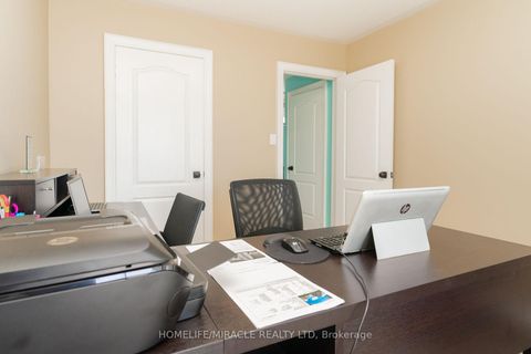 Photo 32 at 60 Forest Fountain Drive, Sonoma Heights, Vaughan