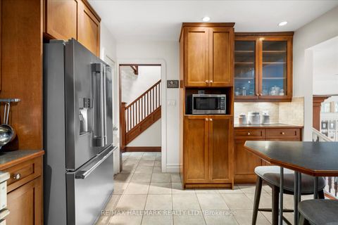 Photo 10 at 34 Munro Park Avenue, The Beaches, Toronto