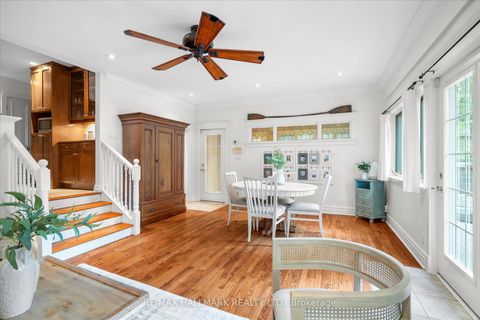 Photo 14 at 34 Munro Park Avenue, The Beaches, Toronto