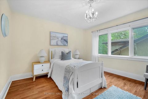 Photo 24 at 34 Munro Park Avenue, The Beaches, Toronto
