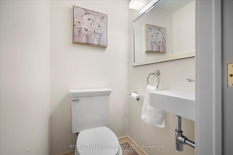 Photo 29 at 34 Munro Park Avenue, The Beaches, Toronto