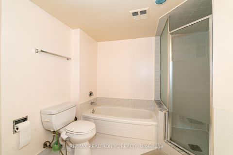Photo 7 at 614 - 30 Greenfield Avenue, Willowdale East, Toronto