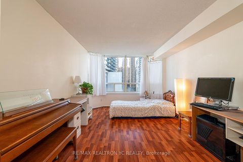 Photo 16 at 614 - 30 Greenfield Avenue, Willowdale East, Toronto