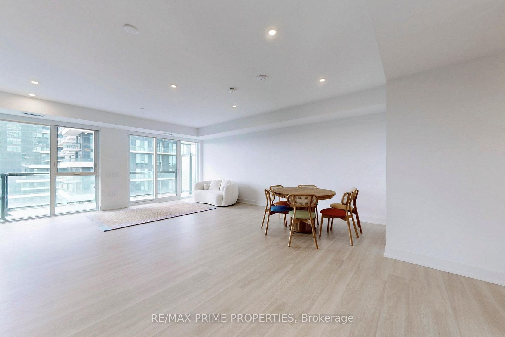 2401 - 30 Inn On The Park Drive, Don Mills, Toronto 