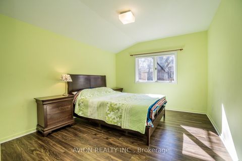 Photo 5 at 215 Dunview Avenue, Willowdale East, Toronto