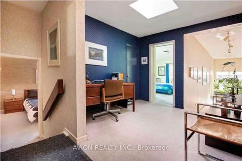 Photo 6 at 215 Dunview Avenue, Willowdale East, Toronto