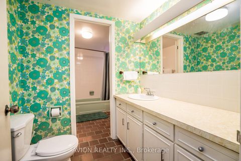 Photo 8 at 215 Dunview Avenue, Willowdale East, Toronto