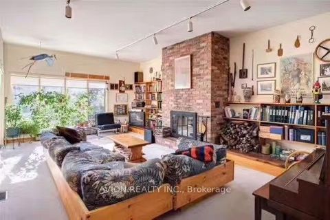 Photo 10 at 215 Dunview Avenue, Willowdale East, Toronto