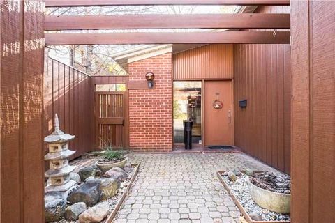 Photo 14 at 215 Dunview Avenue, Willowdale East, Toronto
