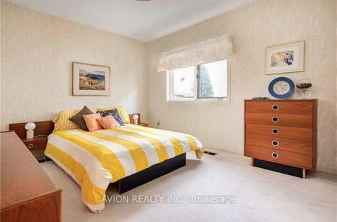 Photo 17 at 215 Dunview Avenue, Willowdale East, Toronto
