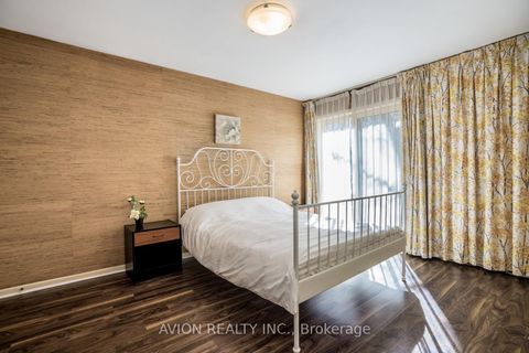 Photo 24 at 215 Dunview Avenue, Willowdale East, Toronto
