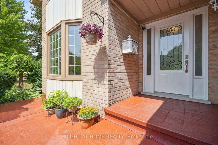 Photo 1 at 309 Amberly Boulevard, Ancaster, Hamilton