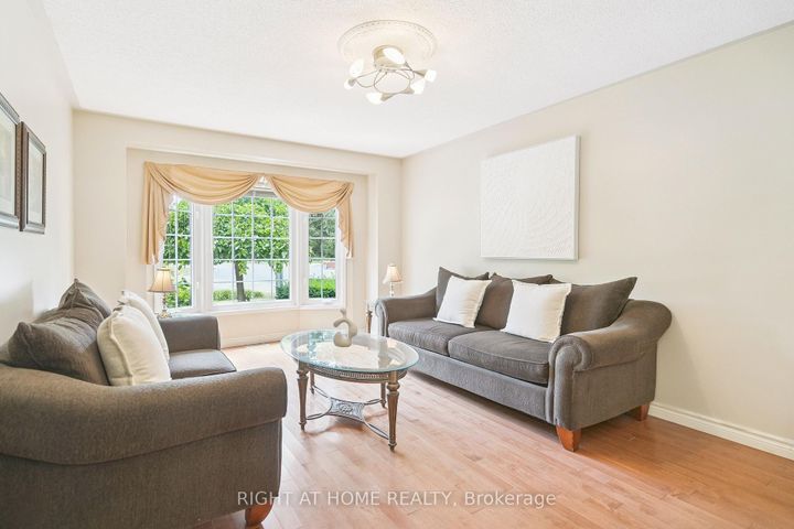 Photo 4 at 309 Amberly Boulevard, Ancaster, Hamilton