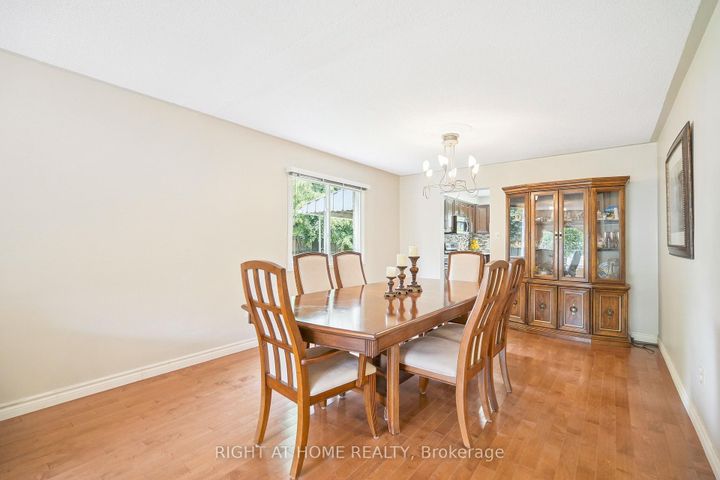 Photo 5 at 309 Amberly Boulevard, Ancaster, Hamilton